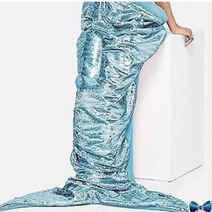 Mermaid tail blanket